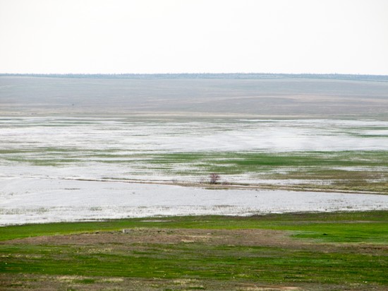 Обмелевшее озеро Сарыколь